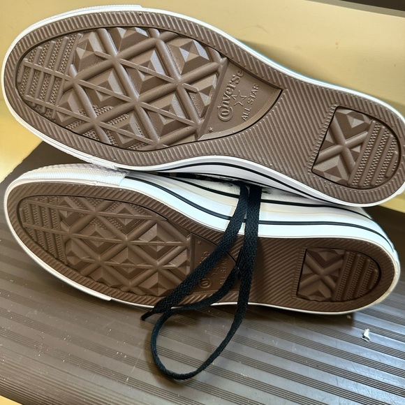 Converse - Picture 3 of 3